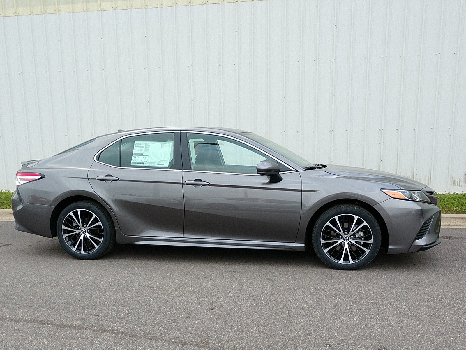 Camry se 2020