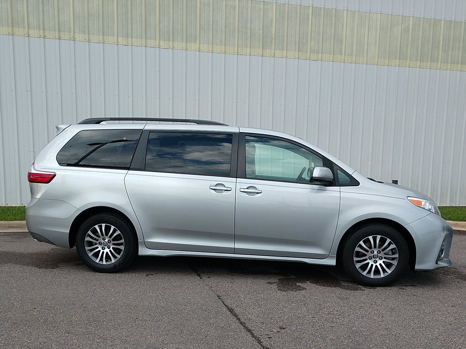 Toyota sienna 2019 размеры