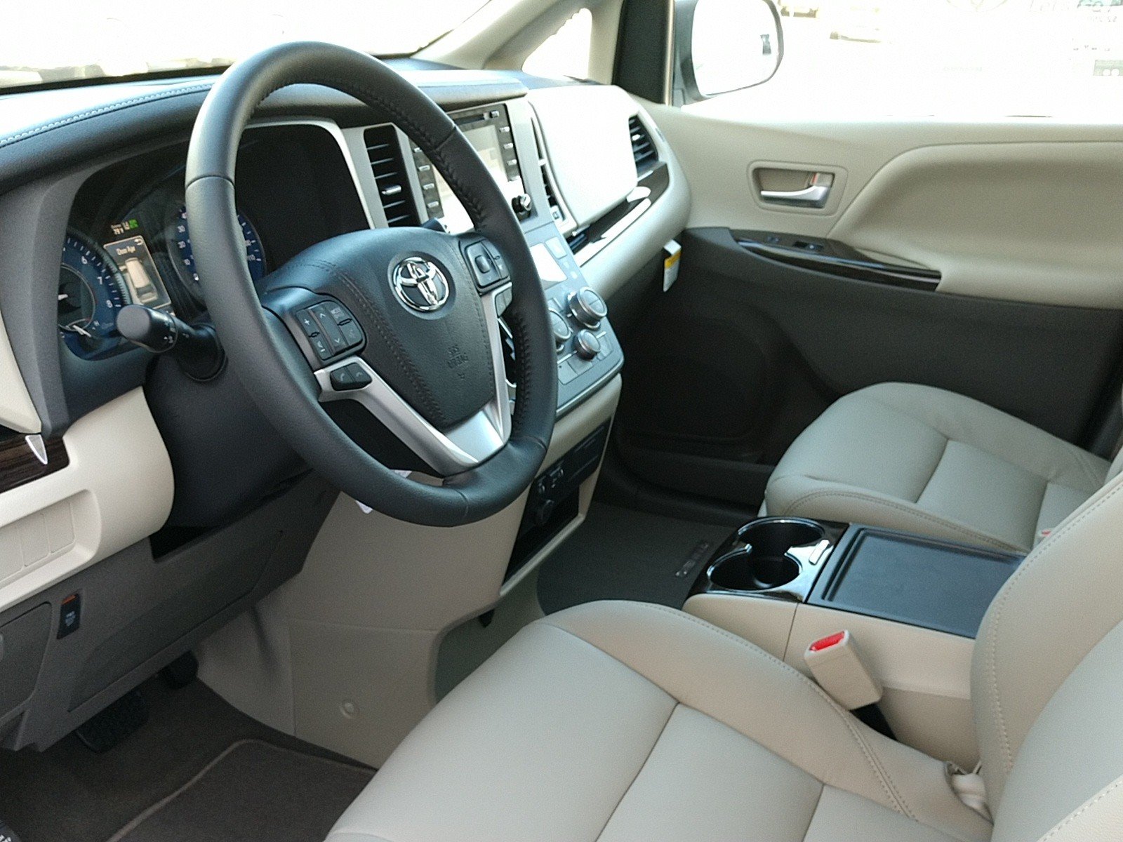 toyota sienna minivan passenger side floor board view